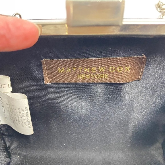 MATTHEW COX -Evening Bag in hard shell covered in Black fabric - Picture 8 of 8